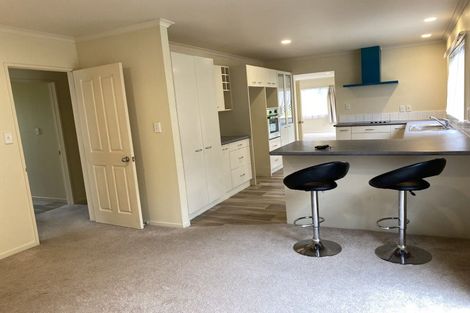 Photo of property in Chantelle Close, 44e Lavery Place, Sunnynook, Auckland, 0632