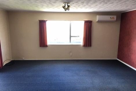 Photo of property in 5 Talavera Place, Te Atatu South, Auckland, 0602