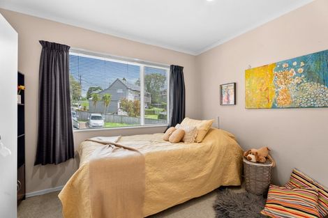 Photo of property in 2/1a Hamilton Place, Glenfield, Auckland, 0629