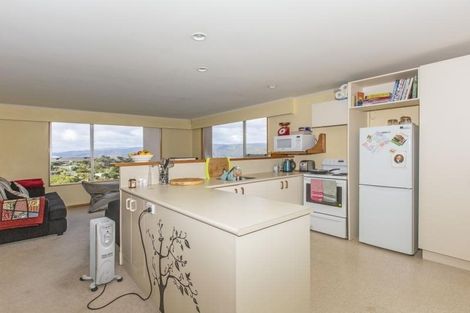 Photo of property in 89 Miromiro Road, Normandale, Lower Hutt, 5010