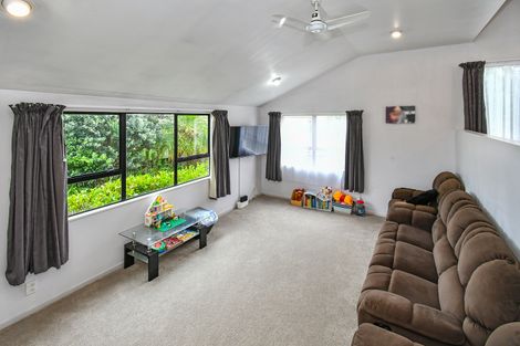 Photo of property in 29 Len Garlick Place, Pahurehure, Papakura, 2113