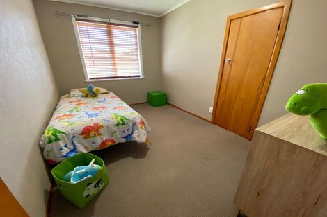 Photo of property in 6 Perth Place, Awapuni, Palmerston North, 4412