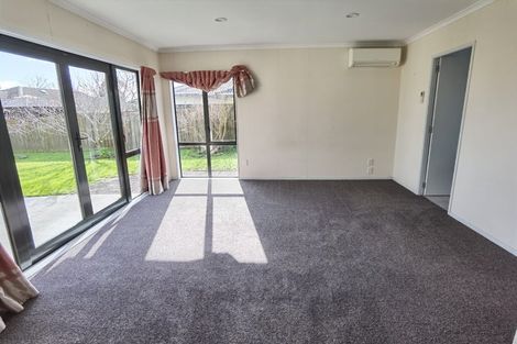 Photo of property in 22 Maghera Drive, East Tamaki Heights, Auckland, 2016