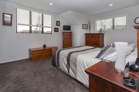 Photo of property in 1/16 Cornelian Crescent, Half Moon Bay, Auckland, 2012