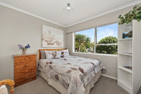 Photo of property in 25 Russleigh Drive, Dinsdale, Hamilton, 3204