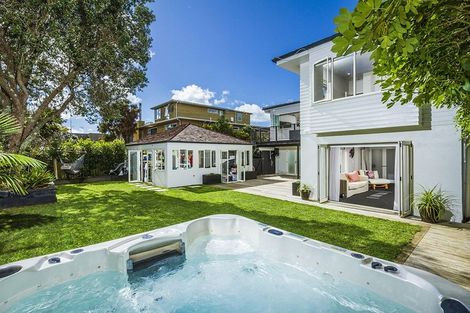 Photo of property in 24 Muritai Road, Milford, Auckland, 0620
