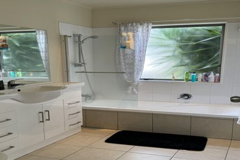 Photo of property in 2/2 Hatherlow Street, Glenfield, Auckland, 0629