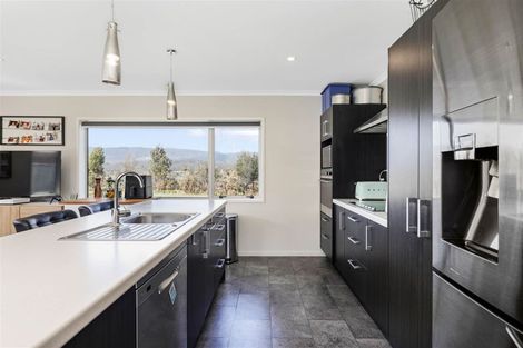 Photo of property in 4 Cory Jane Grove, Riverstone Terraces, Upper Hutt, 5018