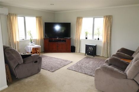 Photo of property in 5 Swain Grove, Riverstone Terraces, Upper Hutt, 5018