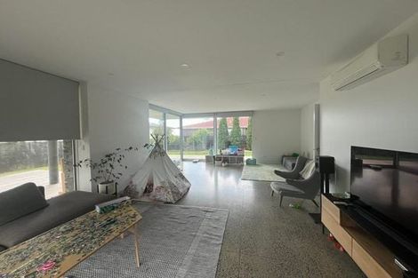 Photo of property in 451 East Coast Road, Murrays Bay, Auckland, 0630
