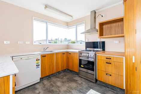 Photo of property in 19 Timaru Road, Waimate, 7924