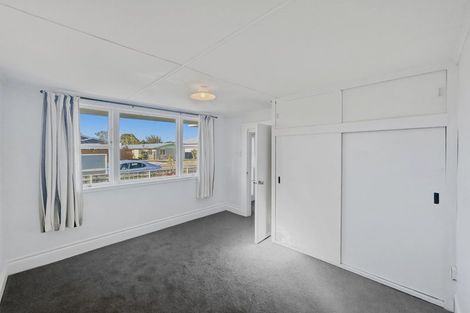 Photo of property in 21 Edgeware Road, Palmerston North, 4410