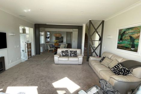 Photo of property in 44 Hawker Street, Mount Victoria, Wellington, 6011