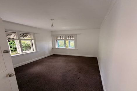 Photo of property in 60 Kelburn Parade, Kelburn, Wellington, 6012