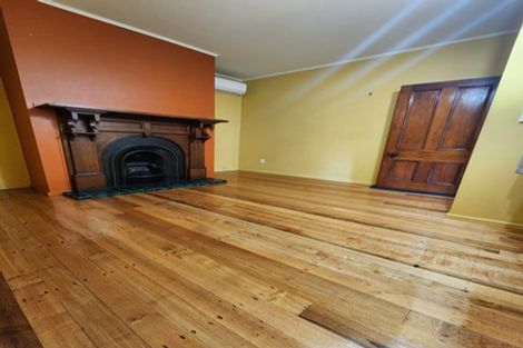 Photo of property in 140 Glenmore Street, Northland, Wellington, 6012