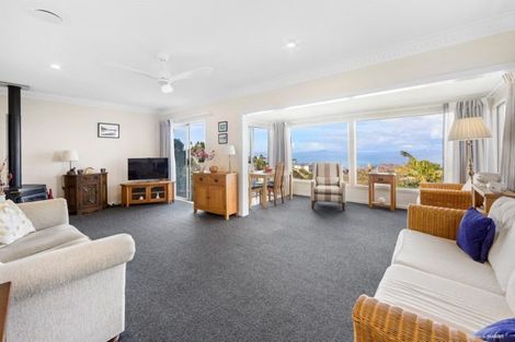 Photo of property in 99 Roberts Road, Matakatia, Whangaparaoa, 0930