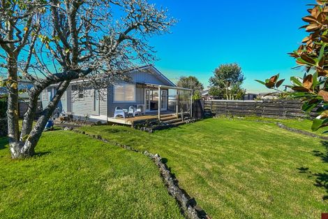 Photo of property in 5 Grimshaw Place, Henderson, Auckland, 0612