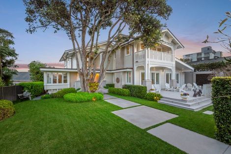 Photo of property in 21 Stanley Point Road, Stanley Point, Auckland, 0624