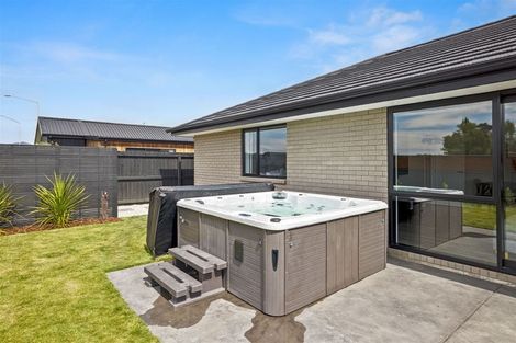 Photo of property in 12 Whincops Road, Halswell, Christchurch, 8025