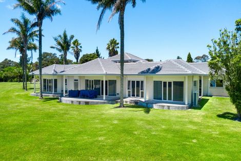 Photo of property in 154 Boord Crescent, Kumeu, 0891