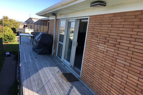 Photo of property in 31a Forrest Hill Road, Milford, Auckland, 0620