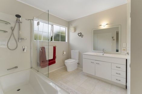 Photo of property in 469a Te Moana Road, Waikanae, 5036