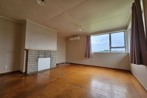 Photo of property in 63 Titoki Street, Castlecliff, Whanganui, 4501