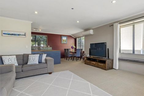 Photo of property in 4 Holden Avenue, Forest Lake, Hamilton, 3200