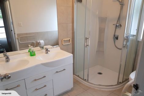 Photo of property in 15 Barbados Drive, Unsworth Heights, Auckland, 0632