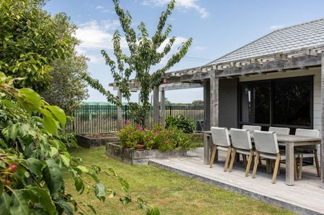 Photo of property in 15 Mcnaughton Place, Onekawa, Napier, 4110