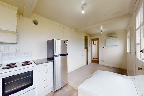 Photo of property in 88 Kelburn Parade, Kelburn, Wellington, 6012