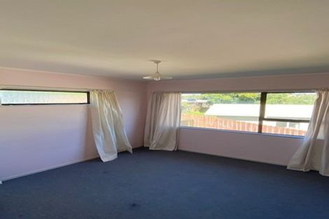 Photo of property in 11 Dunton Drive, Welcome Bay, Tauranga, 3112