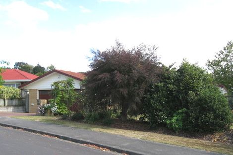 Photo of property in 5 Cesari Place, West Harbour, Auckland, 0618