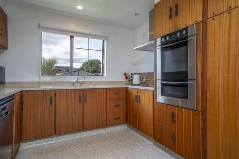 Photo of property in 1 Brasenose Place, Tawa, Wellington, 5028