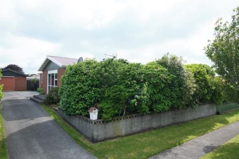 Photo of property in 22 Oberon Street, Stratford, 4332