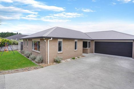 Photo of property in 16 Moira Drive, Tuakau, 2121