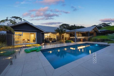 Photo of property in 212 Matua Road, Kumeu, 0810