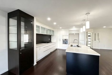 Photo of property in 16 Lakeridge Close, Northcross, Auckland, 0632
