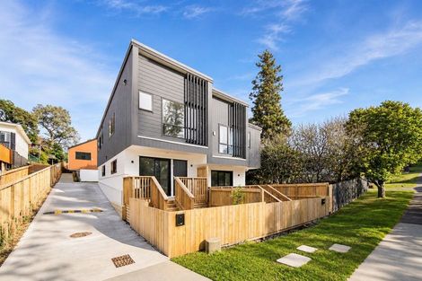 Photo of property in 8/11 Stottholm Road, Titirangi, Auckland, 0604