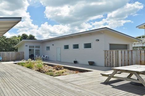 Photo of property in 132 Blue Pacific Parade, Riversdale Beach, Masterton, 5872