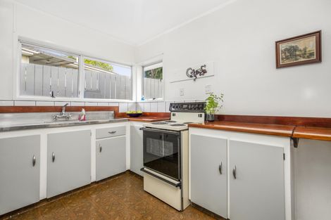 Photo of property in 16 Damian Way, Weymouth, Auckland, 2103