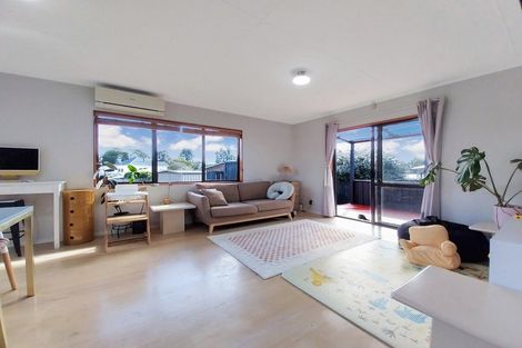 Photo of property in 2/9 Applewood Drive, Henderson, Auckland, 0612