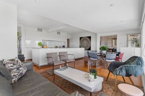 Photo of property in 26 Palmer Crescent, Mission Bay, Auckland, 1071