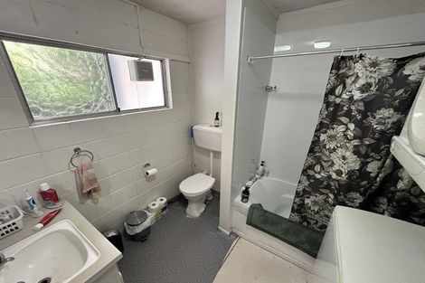 Photo of property in 2/219 Grant Road, Thorndon, Wellington, 6011