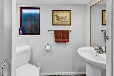 Photo of property in 11 Dieffenbach Street, Opunake, 4616