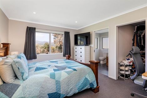 Photo of property in 4 Cory Jane Grove, Riverstone Terraces, Upper Hutt, 5018