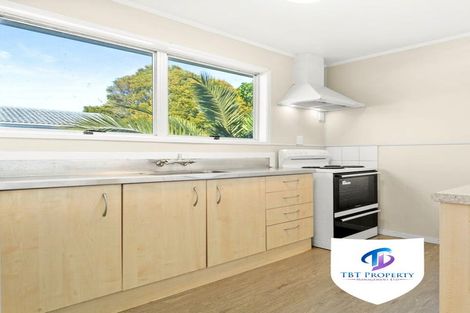 Photo of property in 400 Roscommon Road, Clendon Park, Auckland, 2103