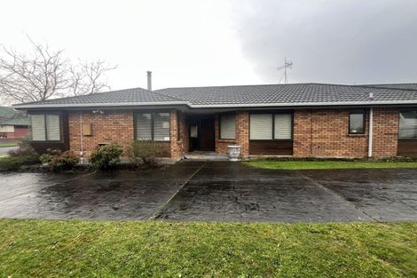 Photo of property in 18 Ruapehu Drive, Fitzherbert, Palmerston North, 4410