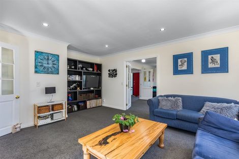 Photo of property in 2 Seascape View, Paremata, Porirua, 5024