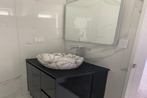 Photo of property in 18 Matahae Drive, Flat Bush, Auckland, 2019